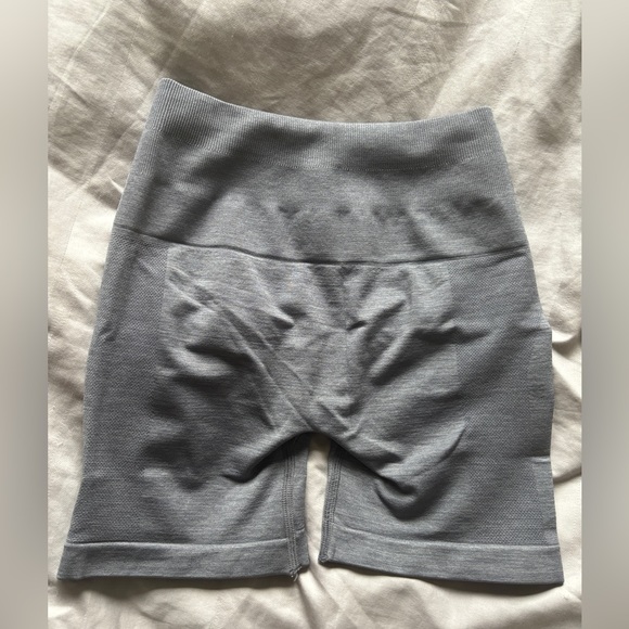 Alphalete amplify grey shorts - Picture 2 of 2